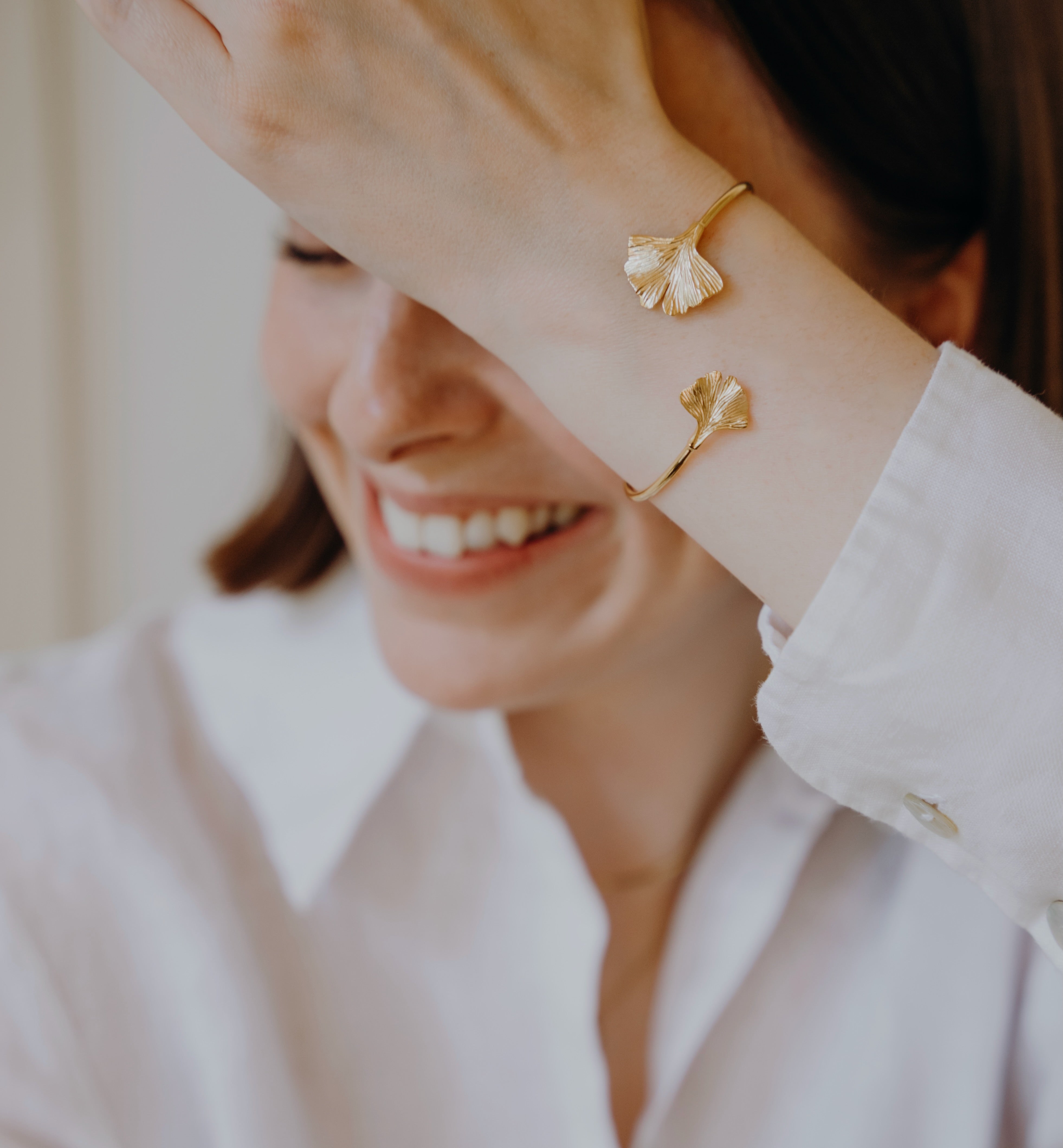 Ginkgo bracelet in gold vermeil worn on wrist